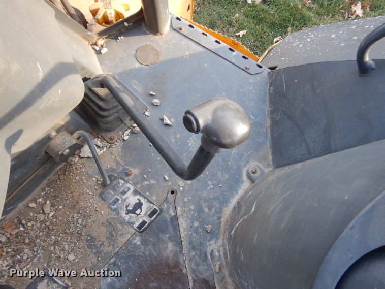 image for item HU9857 2006 John Deere 310G  backhoe