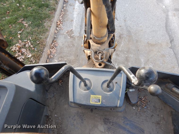 image for item HU9857 2006 John Deere 310G  backhoe