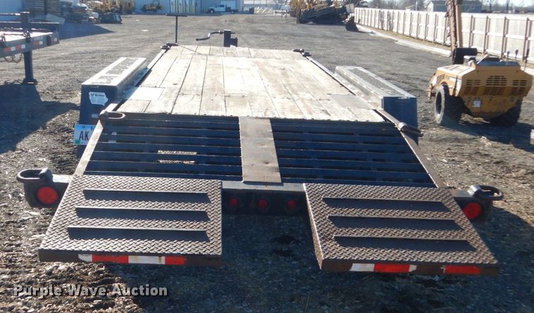 image for item HU9863 2006 Lane LT2020 tilt equipment trailer
