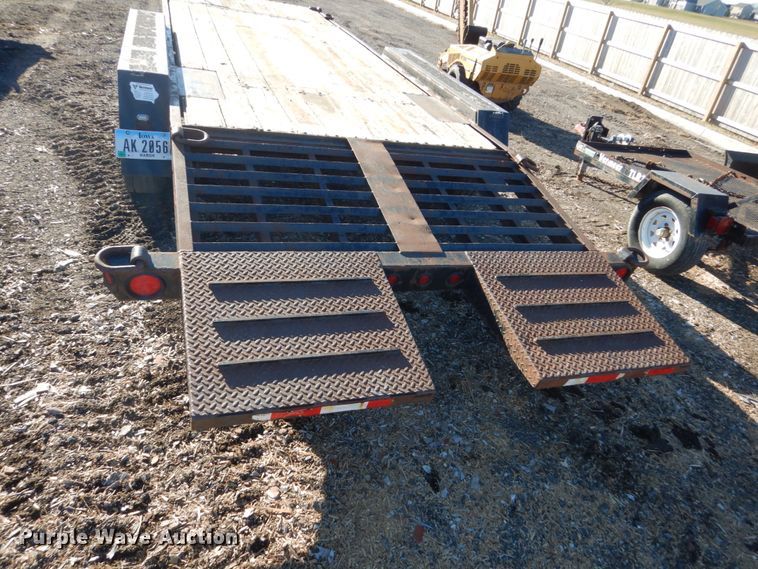 image for item HU9863 2006 Lane LT2020 tilt equipment trailer