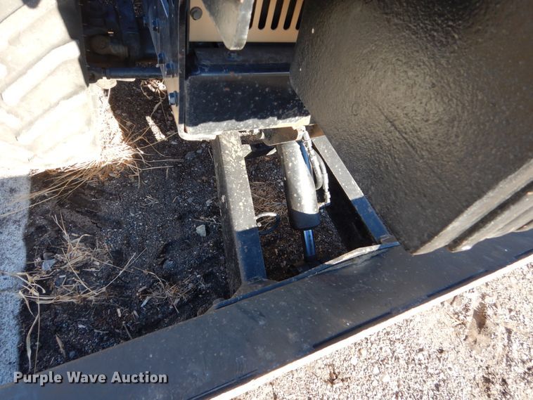 image for item HU9864 2004 Ditch Witch RT40  trencher