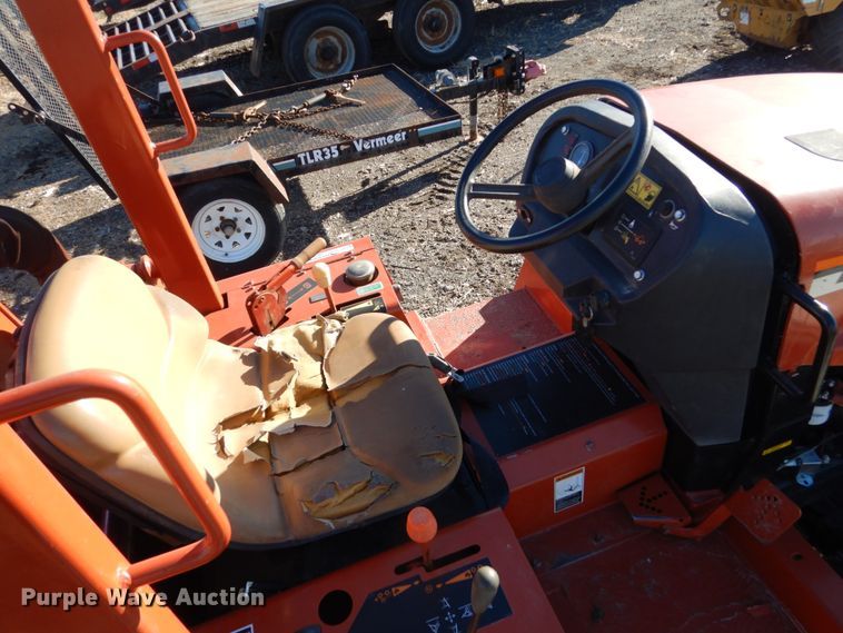 image for item HU9864 2004 Ditch Witch RT40  trencher