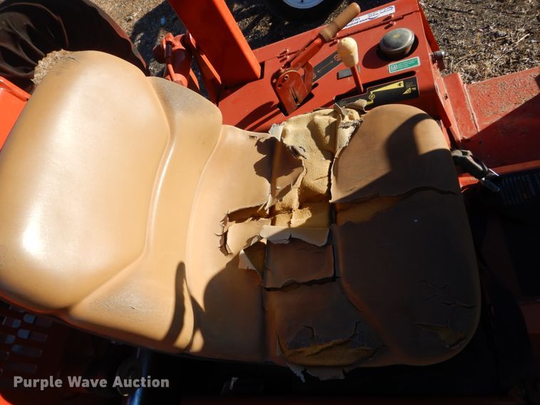 image for item HU9864 2004 Ditch Witch RT40  trencher