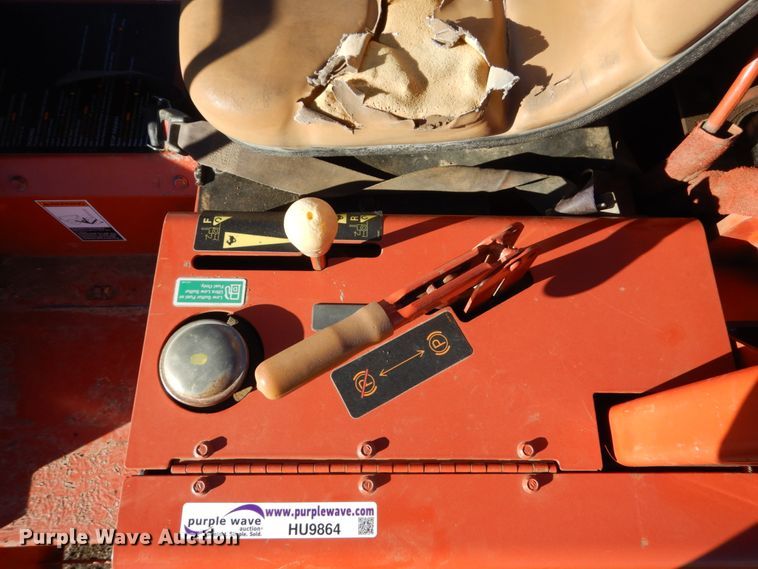 image for item HU9864 2004 Ditch Witch RT40  trencher