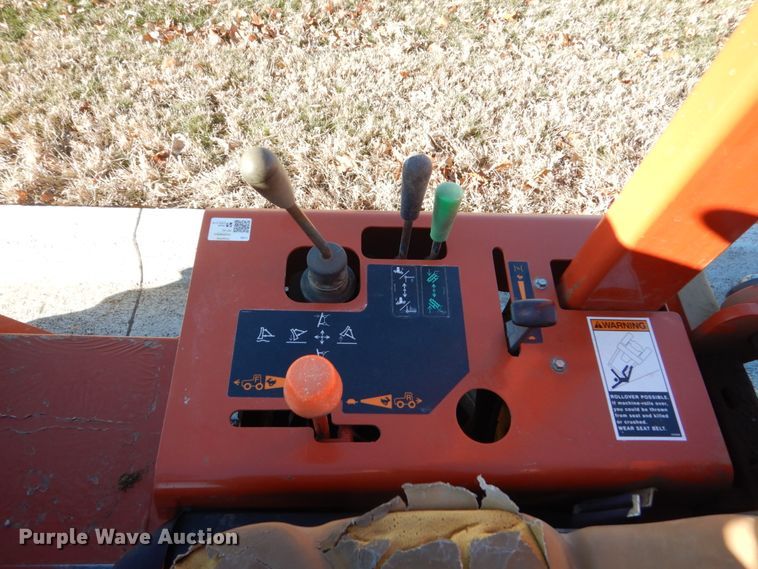 image for item HU9864 2004 Ditch Witch RT40  trencher