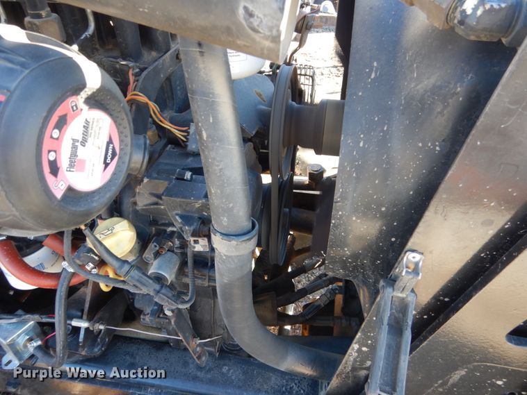 image for item HU9864 2004 Ditch Witch RT40  trencher