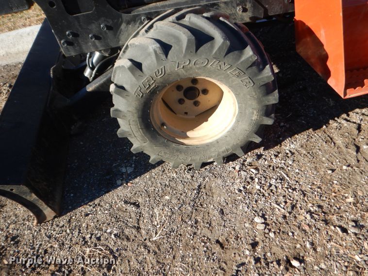image for item HU9864 2004 Ditch Witch RT40  trencher