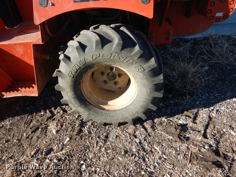 image for item HU9864 2004 Ditch Witch RT40  trencher