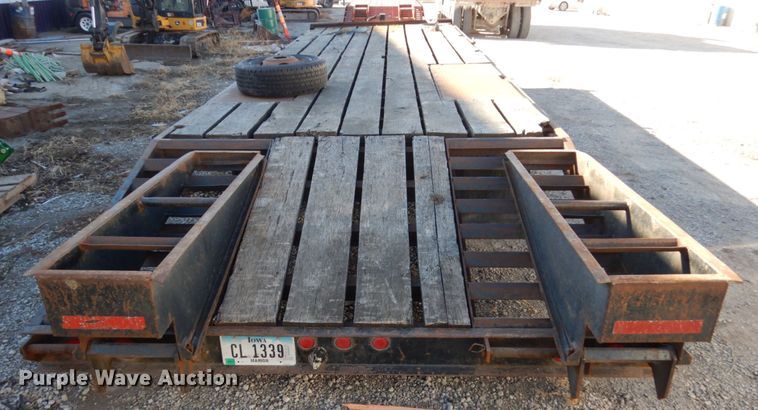 image for item HU9869 1989 Trail King TK18-2800 equipment trailer