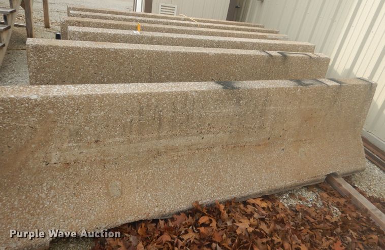 image for item HV9542 (6) concrete barriers
