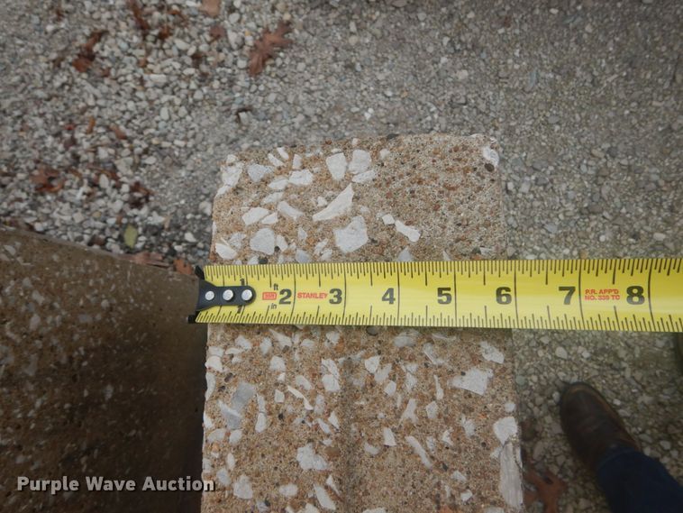 image for item HV9542 (6) concrete barriers