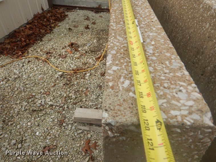 image for item HV9542 (6) concrete barriers