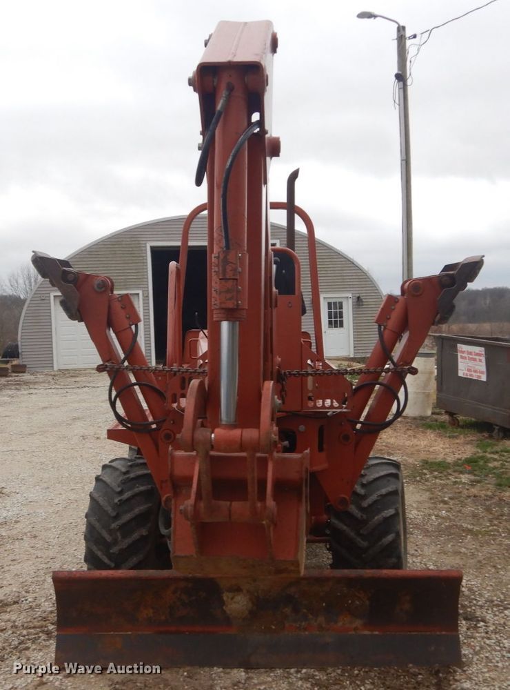 image for item HV9550 1996 Ditch Witch 5110  trencher