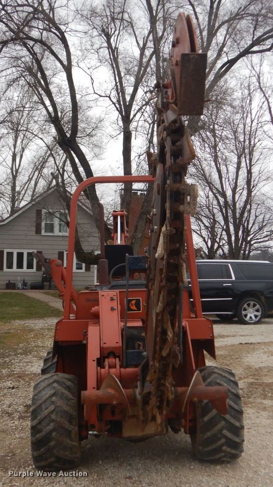 image for item HV9550 1996 Ditch Witch 5110  trencher