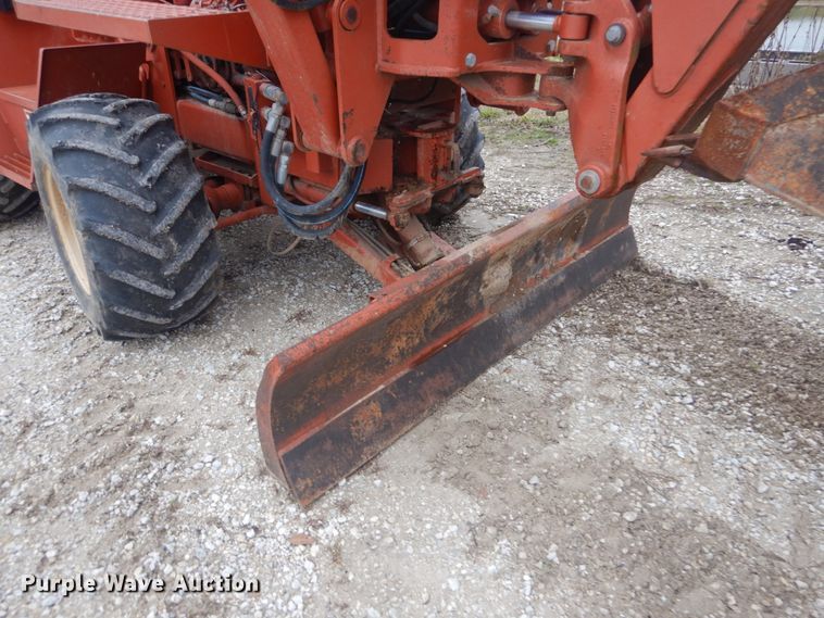 image for item HV9550 1996 Ditch Witch 5110  trencher