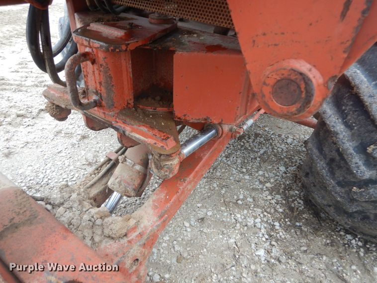 image for item HV9550 1996 Ditch Witch 5110  trencher