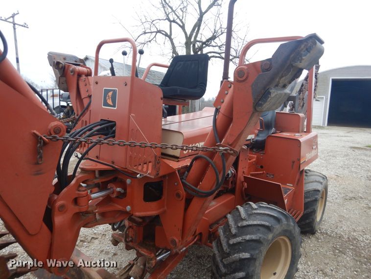 image for item HV9550 1996 Ditch Witch 5110  trencher