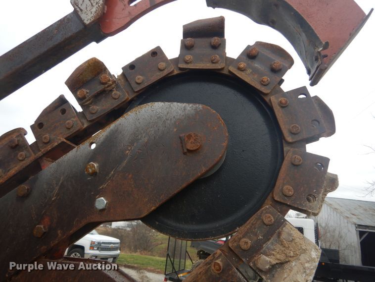 image for item HV9550 1996 Ditch Witch 5110  trencher