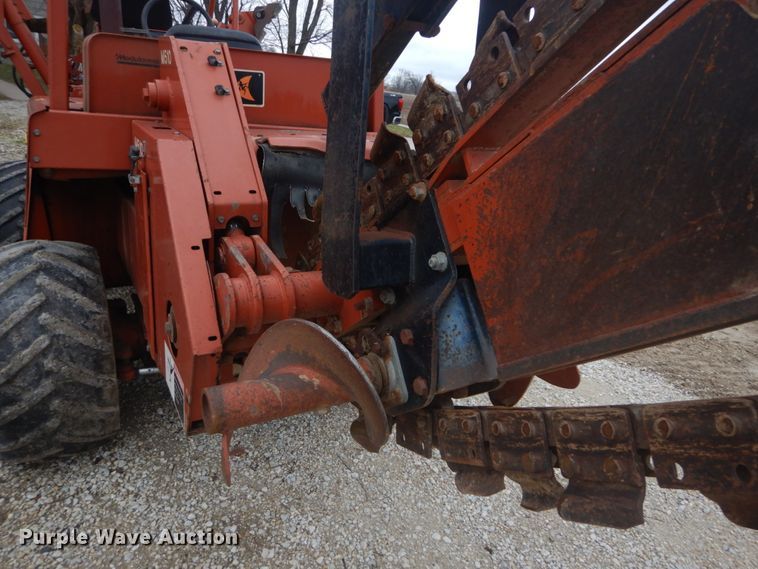 image for item HV9550 1996 Ditch Witch 5110  trencher