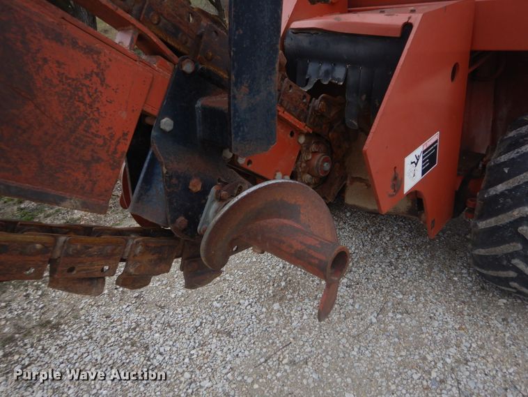 image for item HV9550 1996 Ditch Witch 5110  trencher