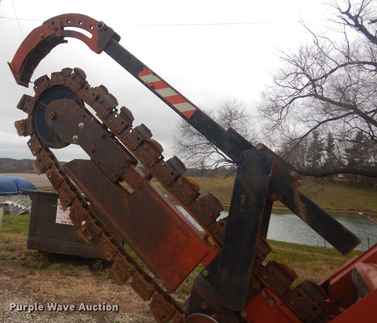 image for item HV9550 1996 Ditch Witch 5110  trencher