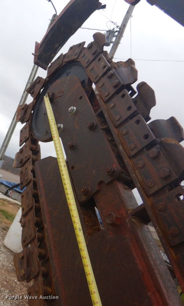 image for item HV9550 1996 Ditch Witch 5110  trencher