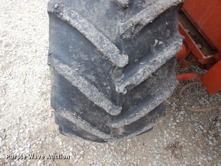 image for item HV9550 1996 Ditch Witch 5110  trencher