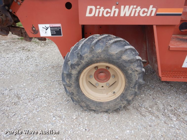 image for item HV9550 1996 Ditch Witch 5110  trencher