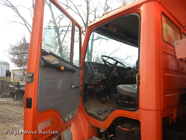 image for item HV9554 1997 Freightliner FL80  dump truck