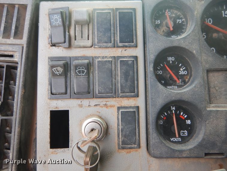 image for item HV9554 1997 Freightliner FL80  dump truck