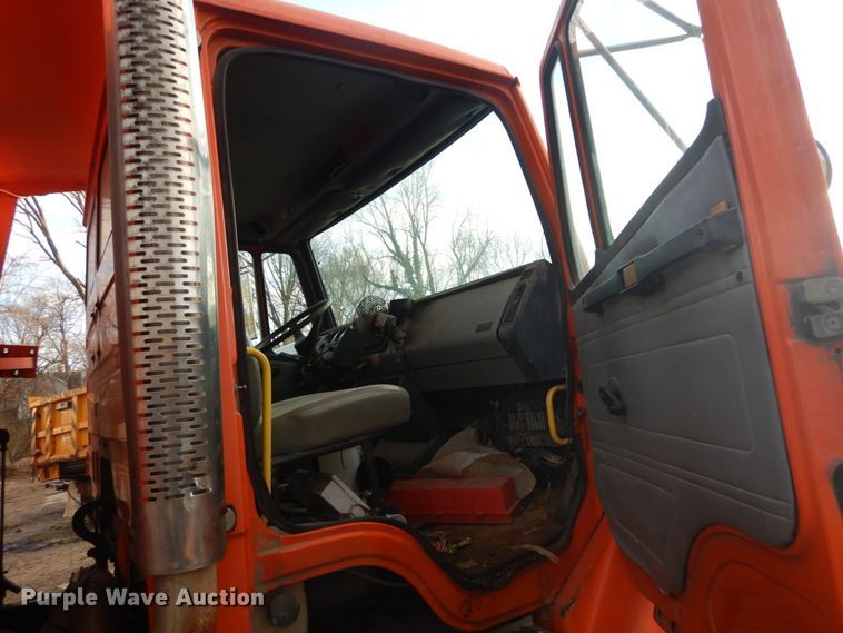 image for item HV9554 1997 Freightliner FL80  dump truck