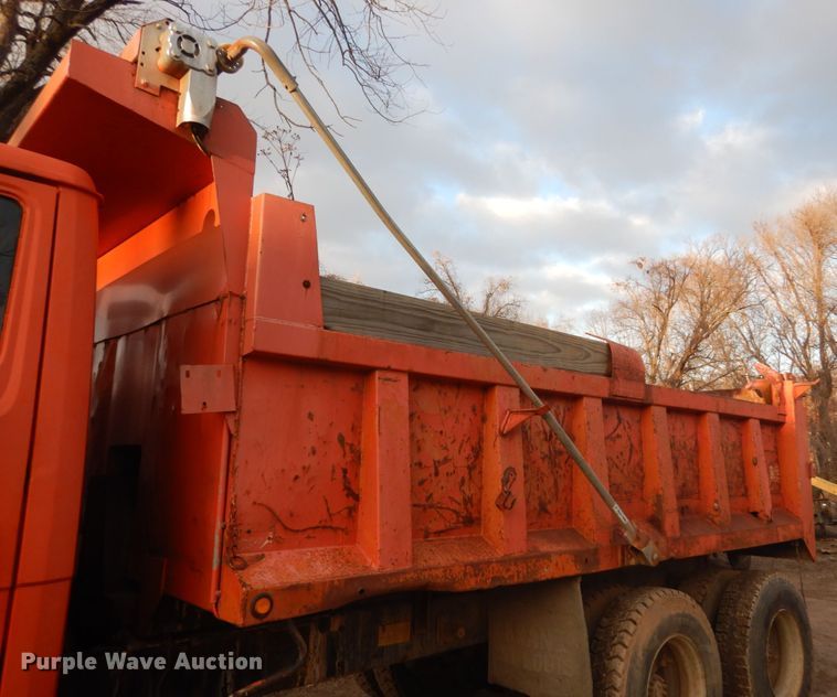 image for item HV9554 1997 Freightliner FL80  dump truck