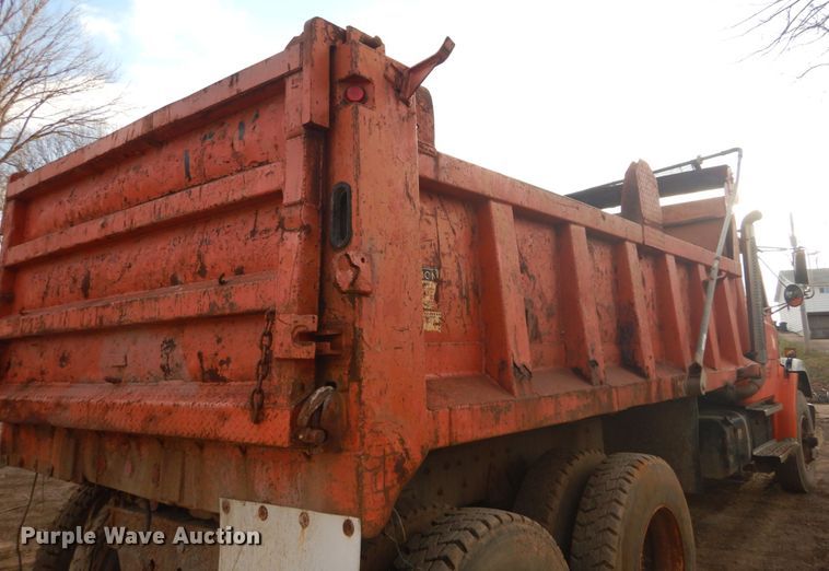 image for item HV9554 1997 Freightliner FL80  dump truck