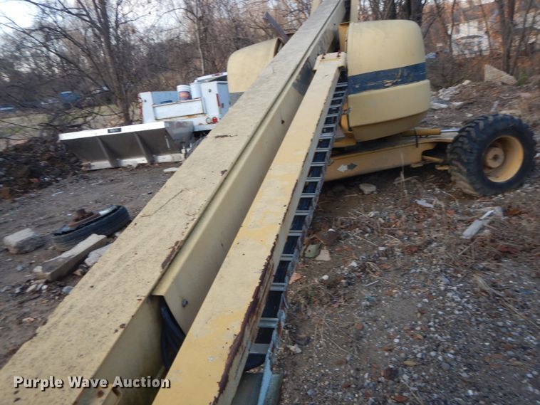 image for item HV9556 1998 Grove MZ46CXT  boom lift