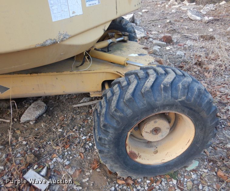 image for item HV9556 1998 Grove MZ46CXT  boom lift