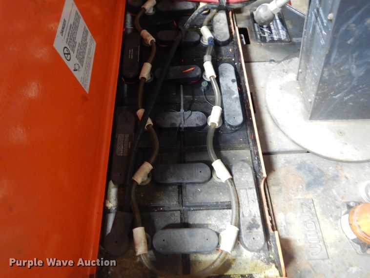 image for item HV9557 1981 Crown 200TR tow cart