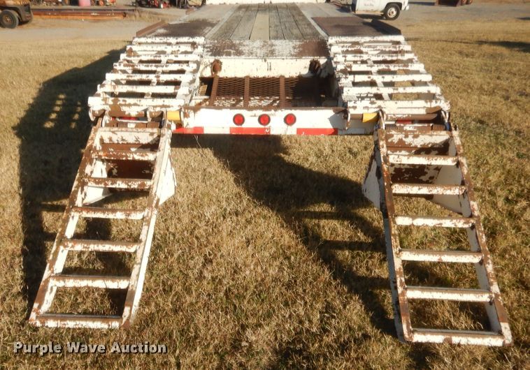 image for item HW9140 2001 Holden equipment trailer