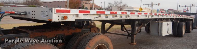 image for item HW9174 2000 Wilson CF-9000 flatbed trailer