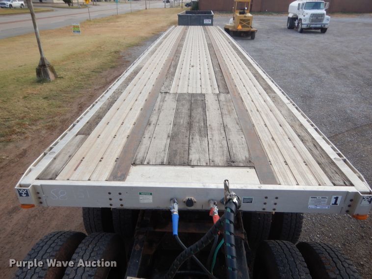 image for item HW9174 2000 Wilson CF-9000 flatbed trailer
