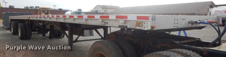 image for item HW9174 2000 Wilson CF-9000 flatbed trailer