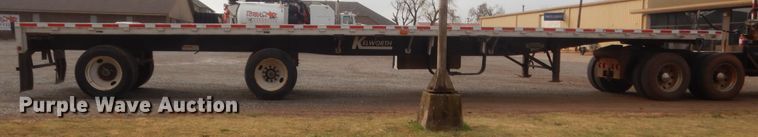 image for item HW9174 2000 Wilson CF-9000 flatbed trailer