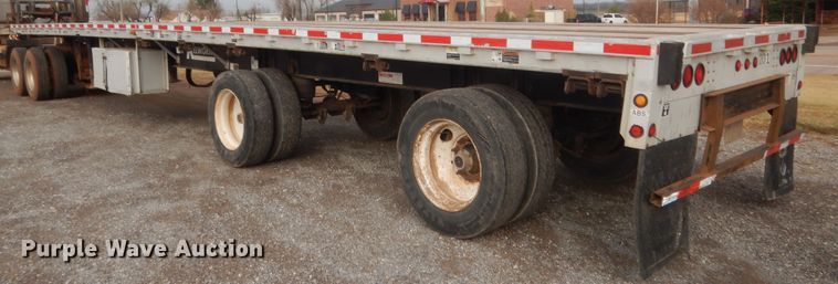 image for item HW9174 2000 Wilson CF-9000 flatbed trailer