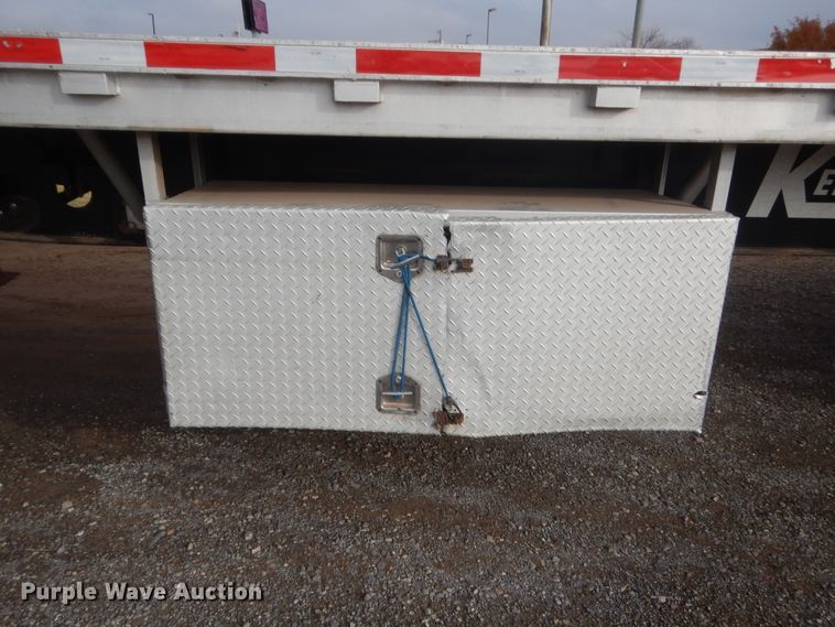 image for item HW9174 2000 Wilson CF-9000 flatbed trailer