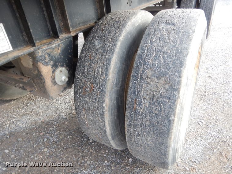 image for item HW9174 2000 Wilson CF-9000 flatbed trailer