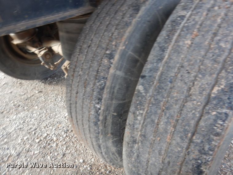 image for item HW9174 2000 Wilson CF-9000 flatbed trailer