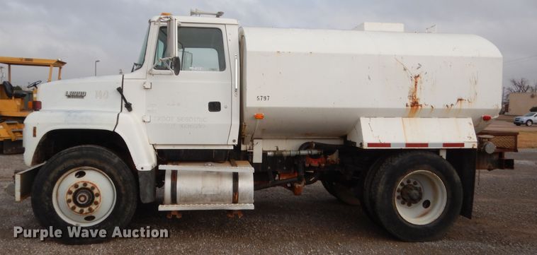 image for item HW9176 1995 Ford L8000  tank truck