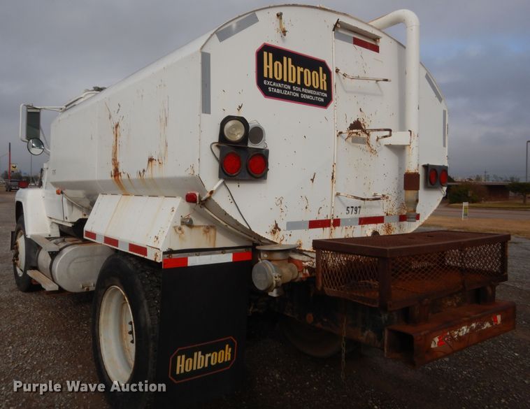 image for item HW9176 1995 Ford L8000  tank truck