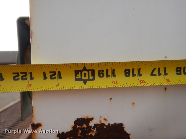 image for item HW9176 1995 Ford L8000  tank truck