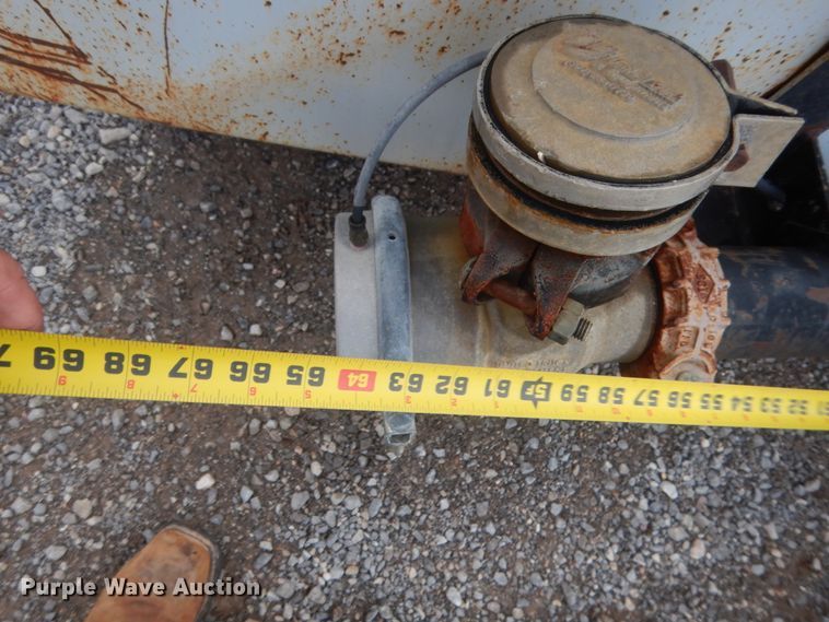 image for item HW9176 1995 Ford L8000  tank truck