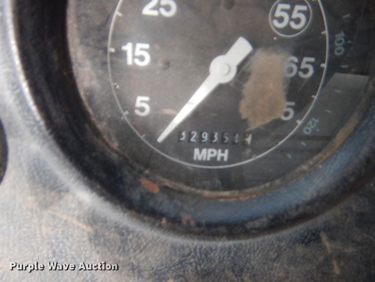 image for item HW9176 1995 Ford L8000  tank truck